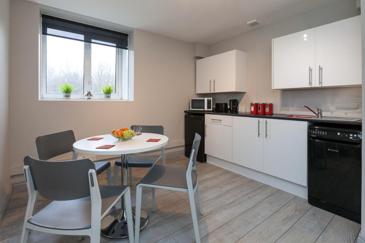 The Venue Serviced Apartments ฮัดเดอร์สฟิลด์ ภายนอก รูปภาพ